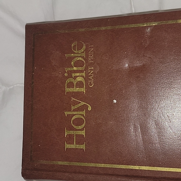 Holy bible giant print kjv - Picture 2 of 4